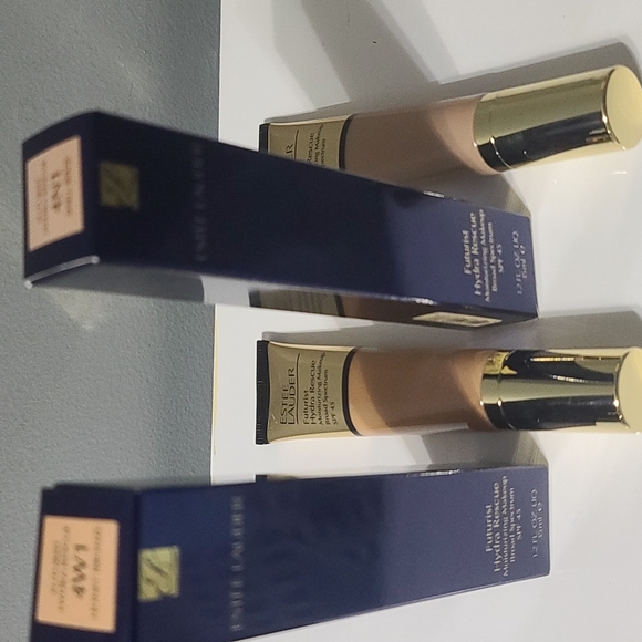 RESERVED  ✅ 2 X Futurist Hydra Rescue Moisturizing Foundation SPF 45 ✨ NIB - Picture 12 of 15